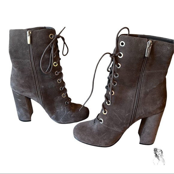 VINCE CAMUTO GRAY SUEDE LEATHER BOOTS WITH HEEL. LACE UP WITH SIDE ZIPPER! - Picture 3 of 16